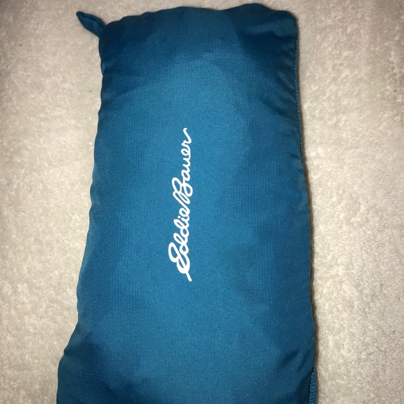 Packable rain jacket 🧥 - Picture 4 of 5